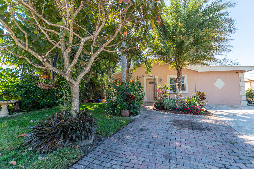 5912 Banana Road Royal Palm Estates, FL 33413 - Photo 2 of 23 DSC_0136-HDR