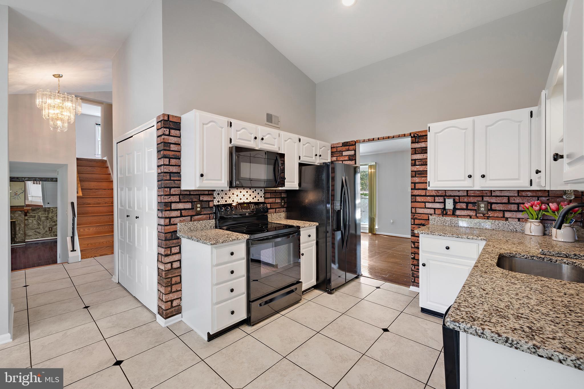 4906 Ten Mills Road Columbia, MD 21044 - Photo 14 of 54 Kitchen