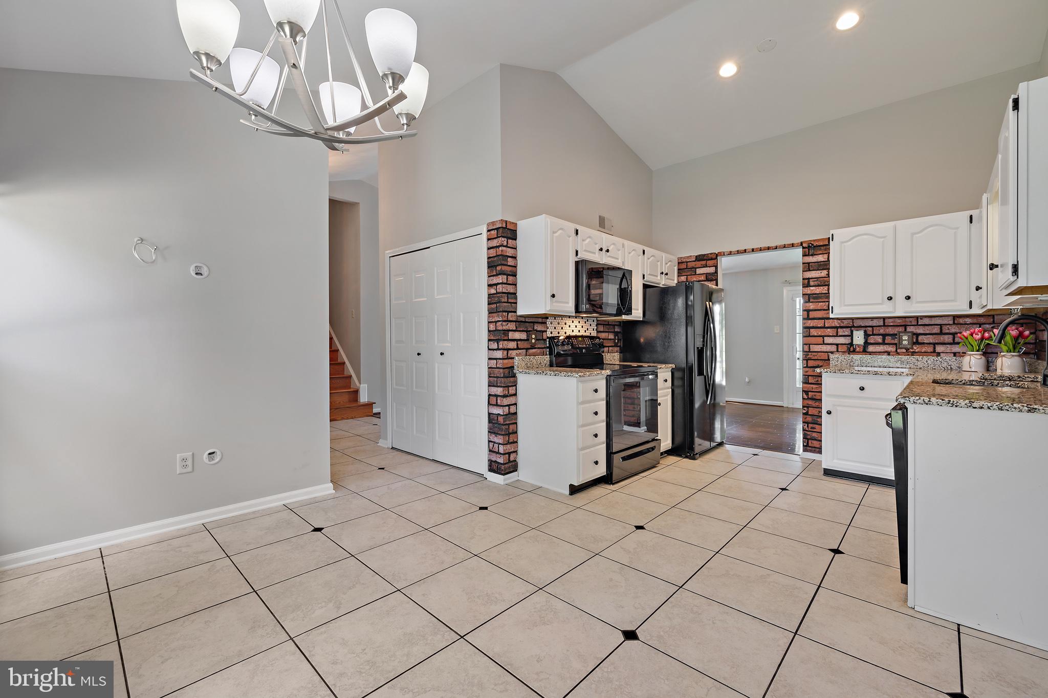 4906 Ten Mills Road Columbia, MD 21044 - Photo 16 of 54 Great flow for entertaining.