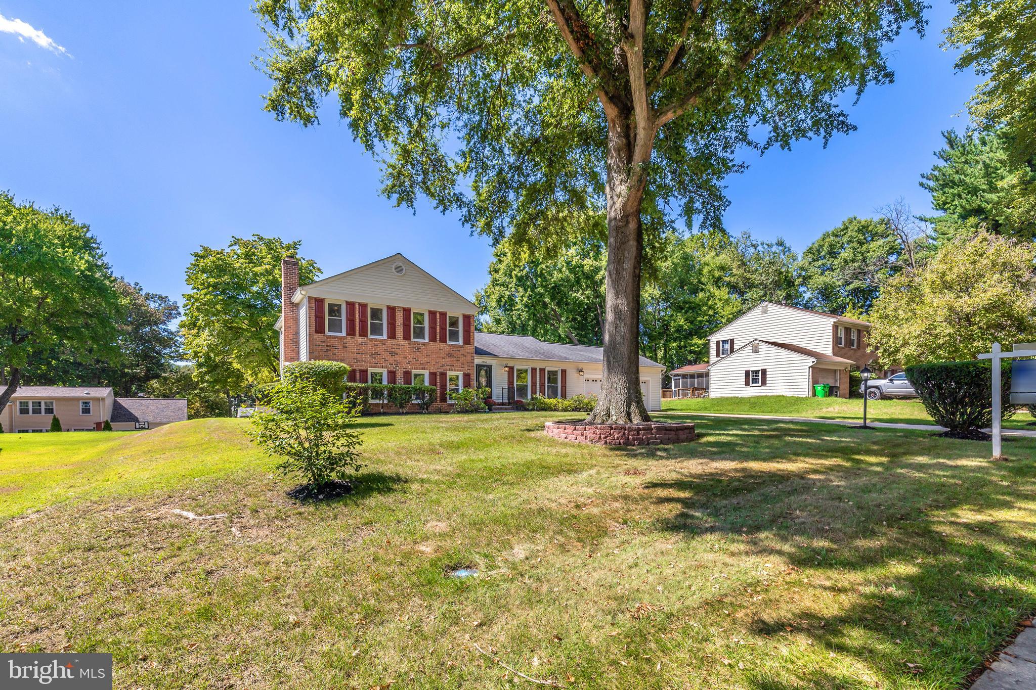4906 Ten Mills Road Columbia, MD 21044 - Photo 6 of 54 Massive front yard with plenty of shade