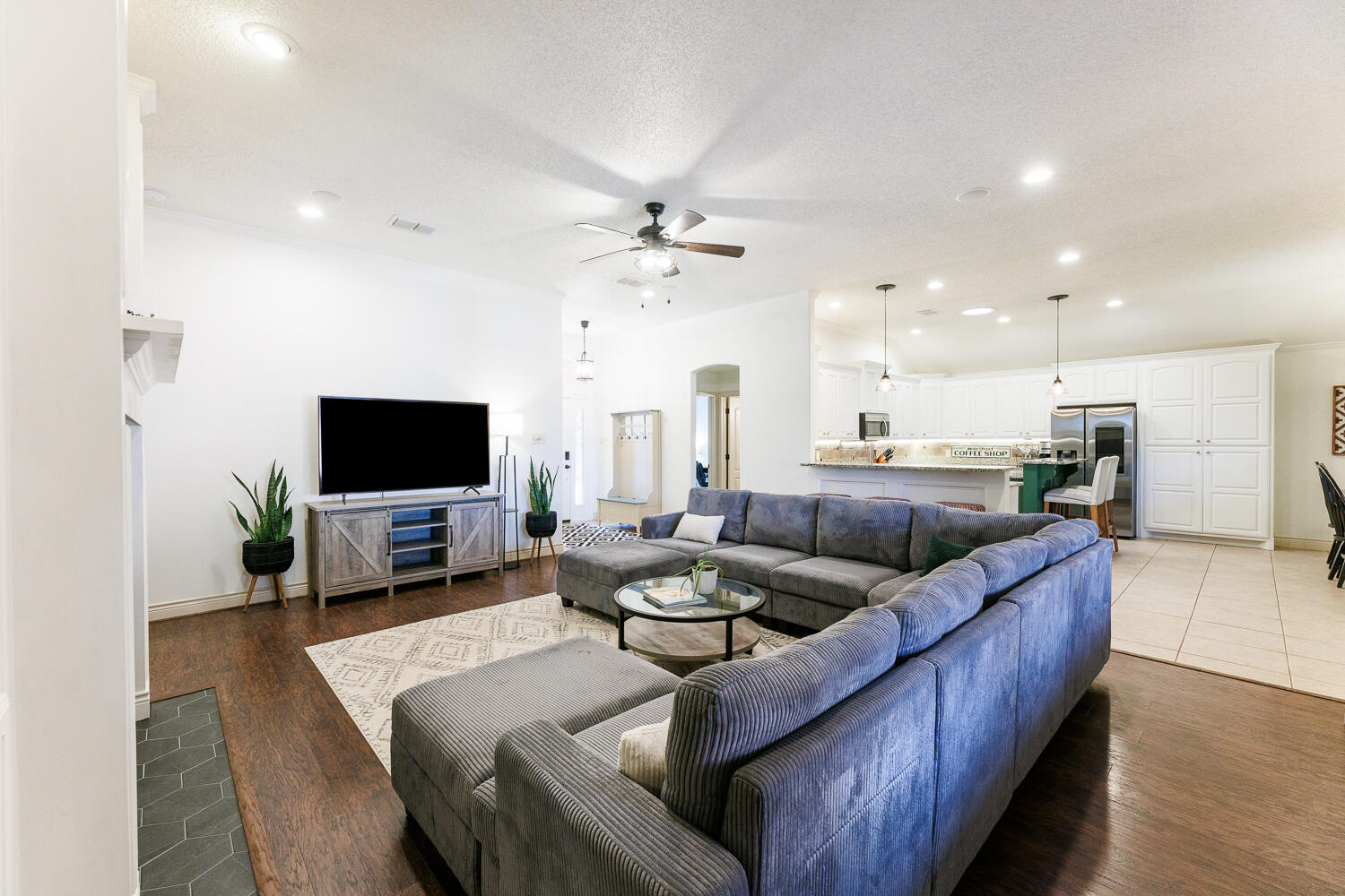 3012 109th Street Lubbock, TX 79423 - Photo 9 of 60 Living Area