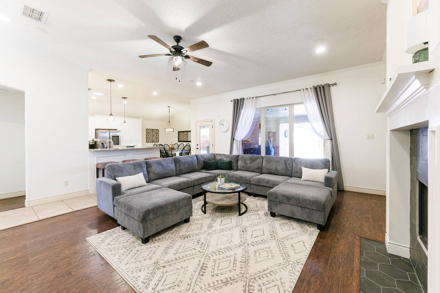 3012 109th Street Lubbock, TX 79423 - Photo 10 of 60 Living Area