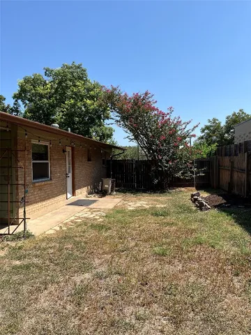 $2,200 | 2102 Ann Arbor Avenue, Unit A, Austin, TX 78704