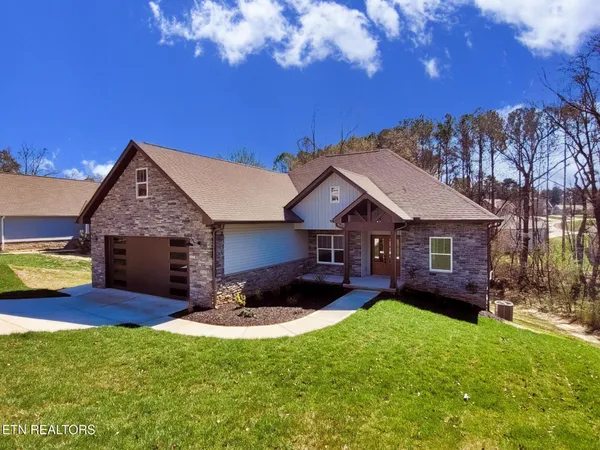 $729,900 | 312 Cheeyo Lane, Loudon, TN 37774