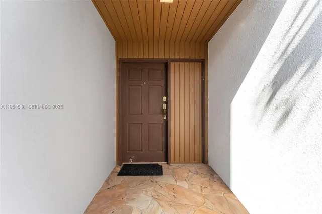 $925,000 | 6611 Southwest 72nd Street, Unit 38, South Miami, FL 33143