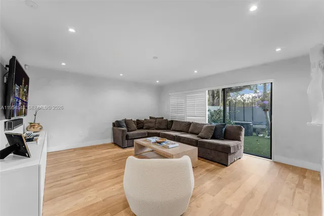 $925,000 | 6611 Southwest 72nd Street, Unit 38, South Miami, FL 33143