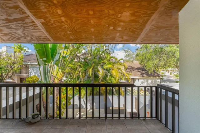 $925,000 | 6611 Southwest 72nd Street, Unit 38, South Miami, FL 33143