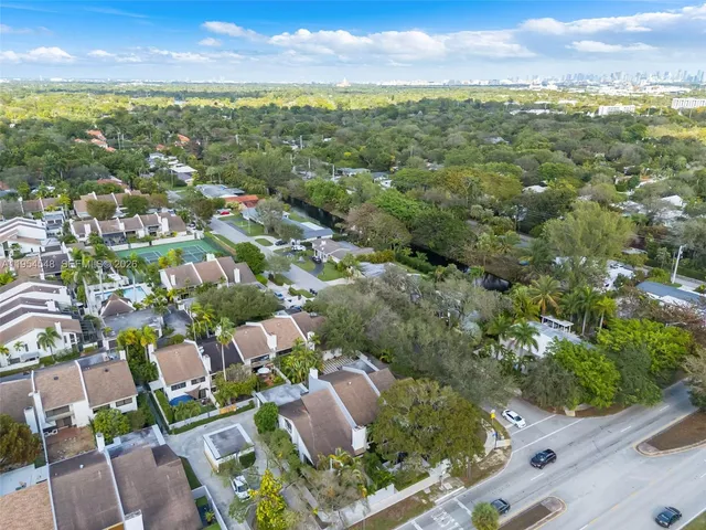 $925,000 | 6611 Southwest 72nd Street, Unit 38, South Miami, FL 33143