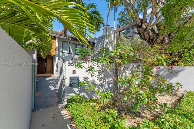 $925,000 | 6611 Southwest 72nd Street, Unit 38, South Miami, FL 33143