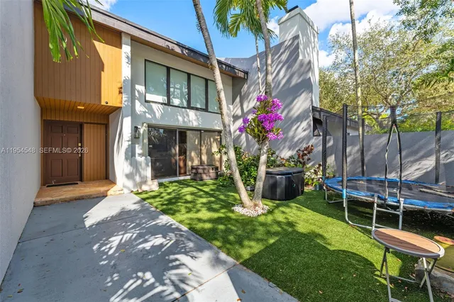 $925,000 | 6611 Southwest 72nd Street, Unit 38, South Miami, FL 33143