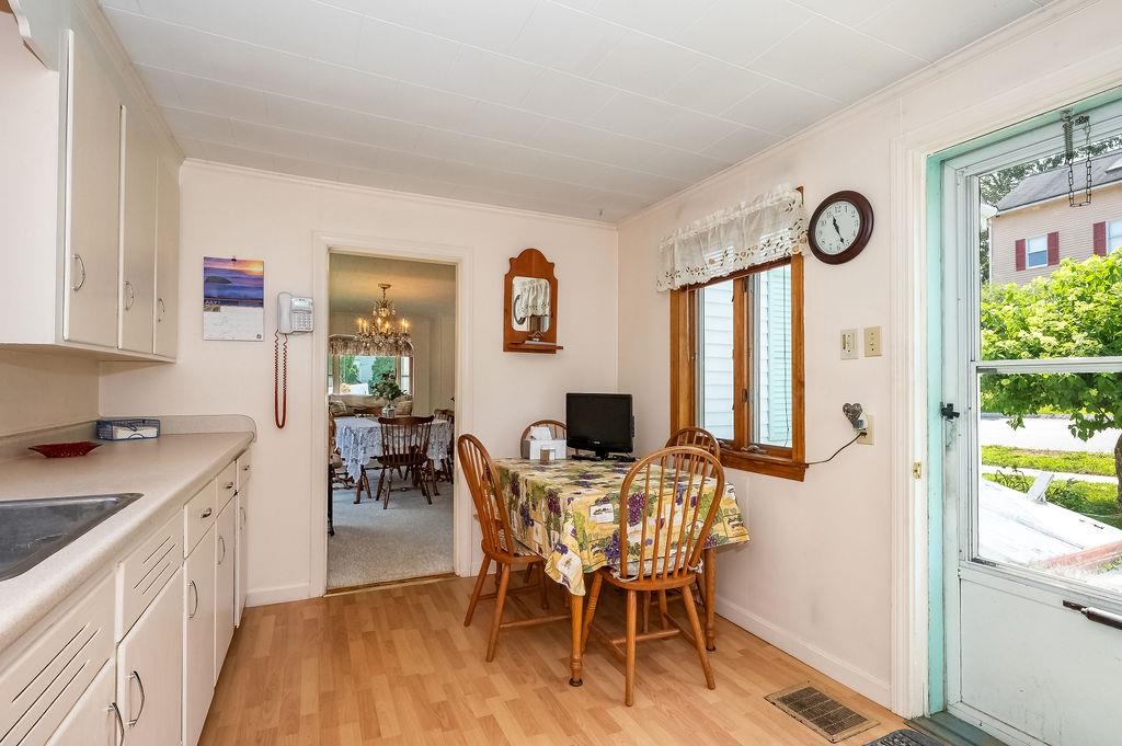 63 Atkinson Street Dover, NH 03820 - Photo 8 of 38 Gallery Image 8