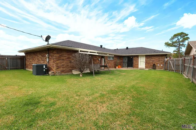 $215,000 | 300 Malibou Boulevard, Houma, LA 70364