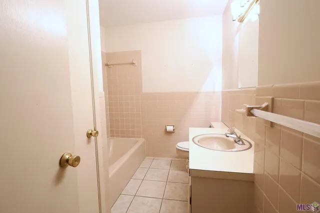 $215,000 | 300 Malibou Boulevard, Houma, LA 70364