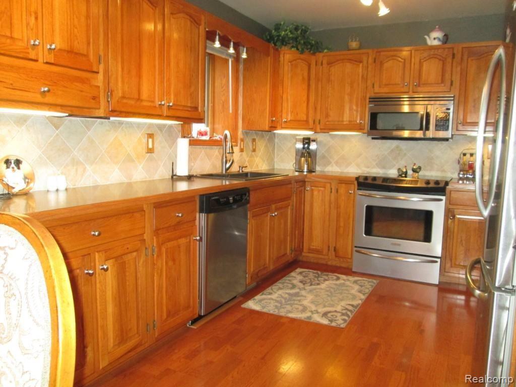 13087 Hogan Road Linden, MI 48451 - Photo 11 of 82 IMG_0417.jpg