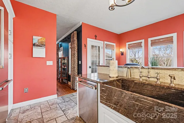 $459,990 | 646 High Quarry Road, Hendersonville, NC 28791