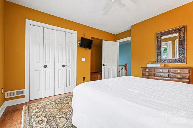 $459,990 | 646 High Quarry Road, Hendersonville, NC 28791