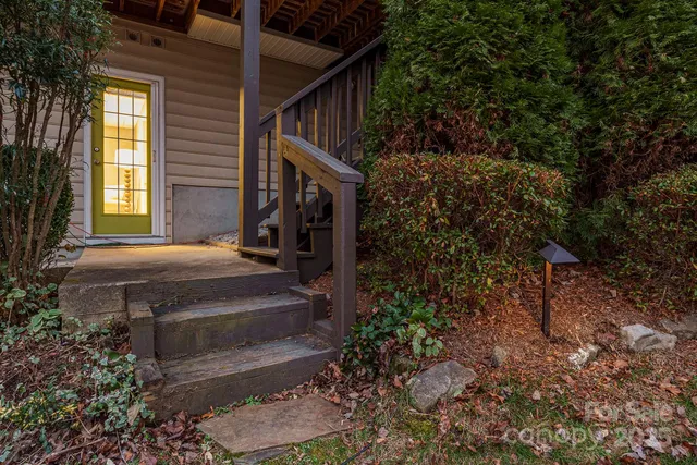 $459,990 | 646 High Quarry Road, Hendersonville, NC 28791