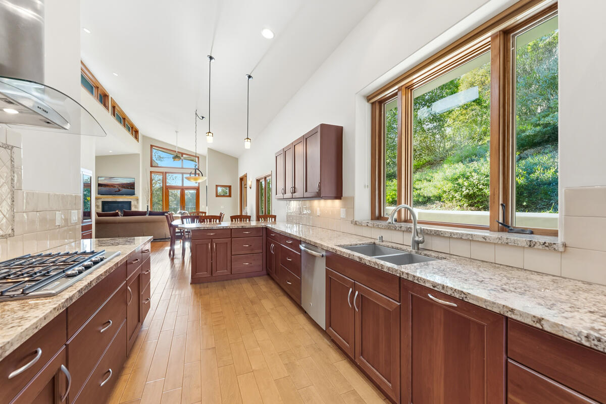 2800 Palomino Ridge Lane Santa Barbara, CA 93105 - Photo 5 of 53 _ROY2407