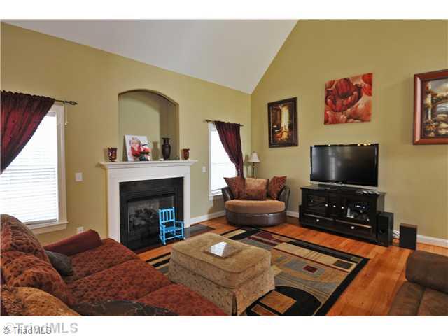 1910 Payne Road Lexington, NC 27295 - Photo 3 of 16 Living Room.