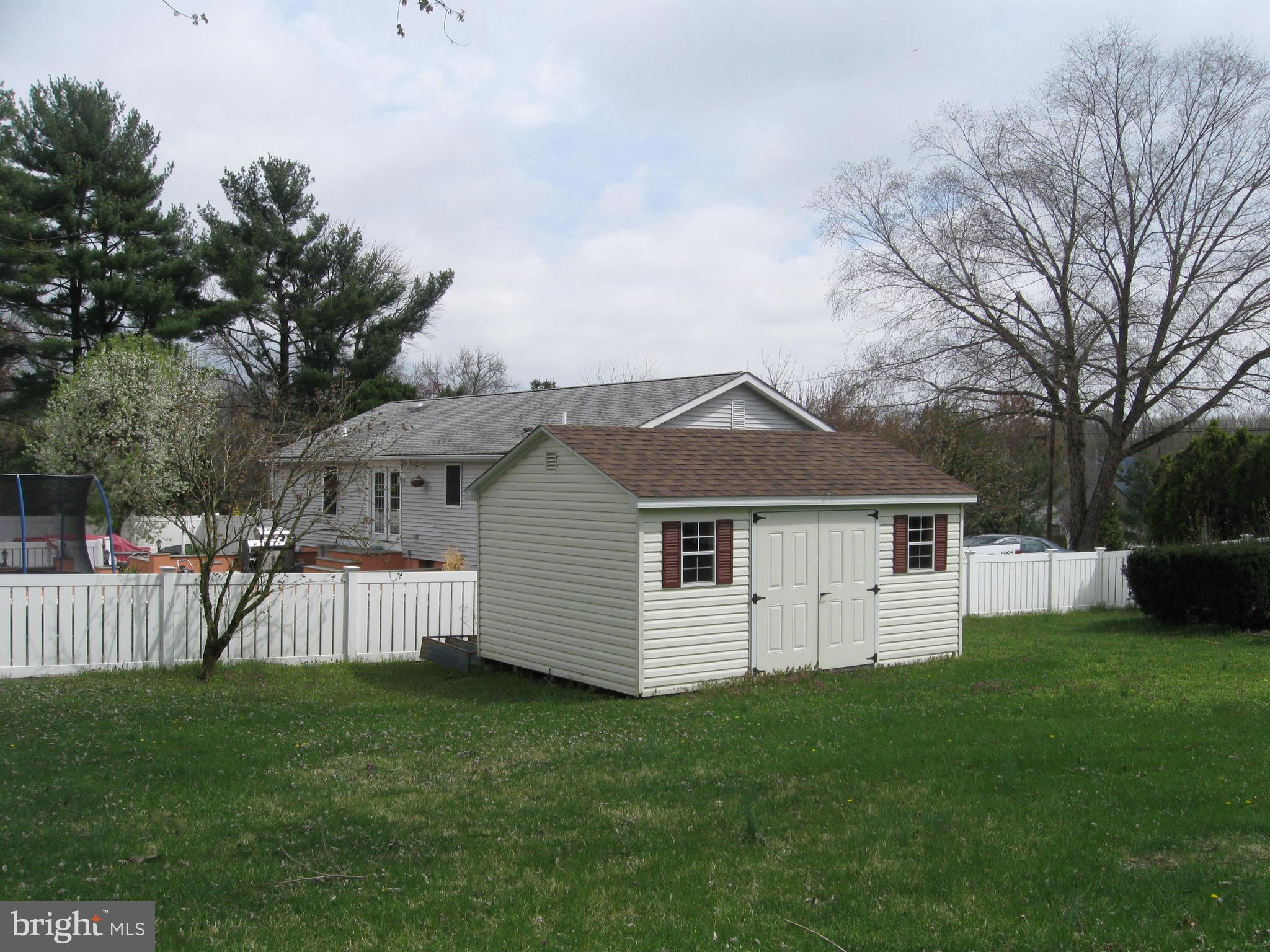 8 Hogback Road Trenton, NJ 08620 - Photo 4 of 22