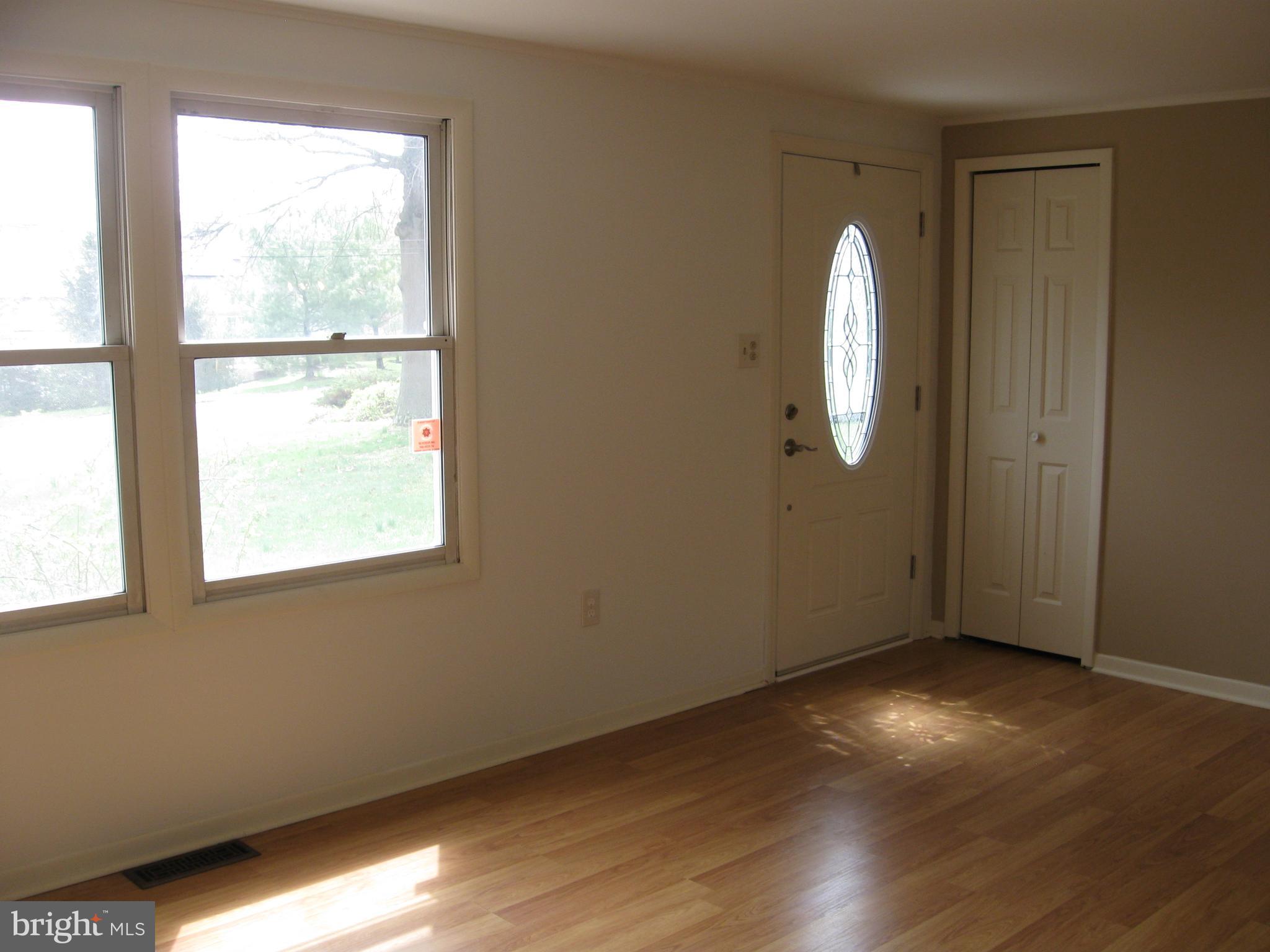 8 Hogback Road Trenton, NJ 08620 - Photo 5 of 22
