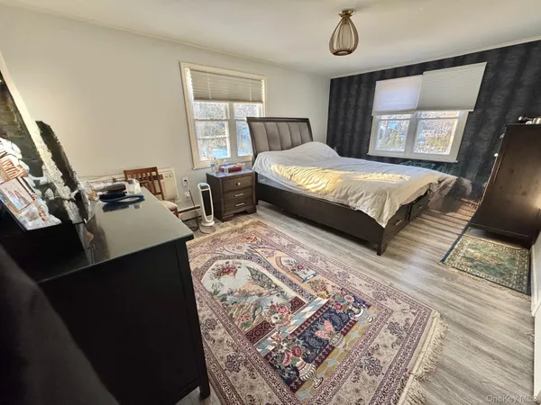 $6,000 | 107 A Baker Hill Road, Great Neck, NY 11023