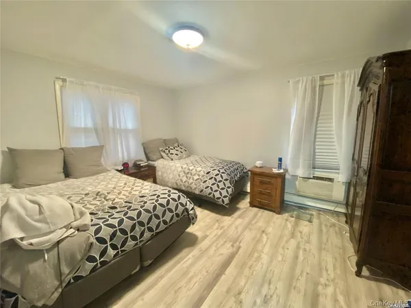 $6,000 | 107 A Baker Hill Road, Great Neck, NY 11023