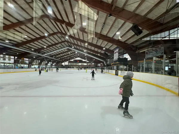 $6,000 | 107 A Baker Hill Road, Great Neck, NY 11023