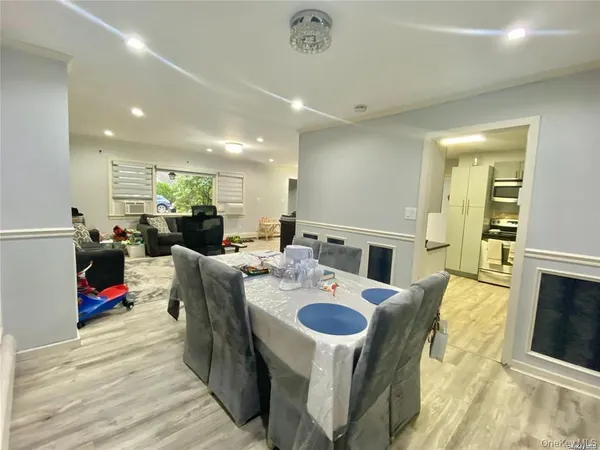 $6,000 | 107 A Baker Hill Road, Great Neck, NY 11023