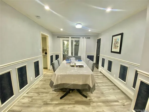 $6,000 | 107 A Baker Hill Road, Great Neck, NY 11023