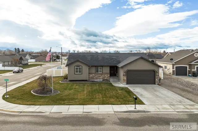 $425,000 | 805 West Falcon Circle, Blackfoot, ID 83221