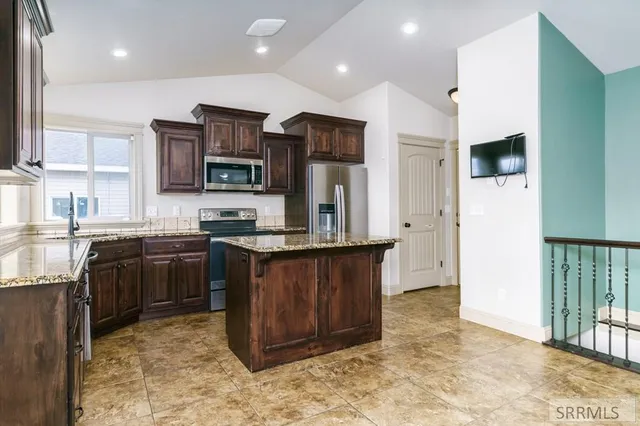 $425,000 | 805 West Falcon Circle, Blackfoot, ID 83221