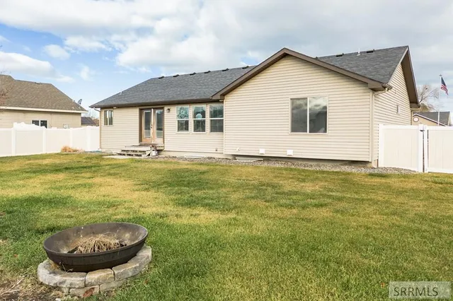 $425,000 | 805 West Falcon Circle, Blackfoot, ID 83221