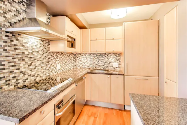 $2,500 | 2909 North Sheridan Road, Unit 1807, Chicago, IL 60657