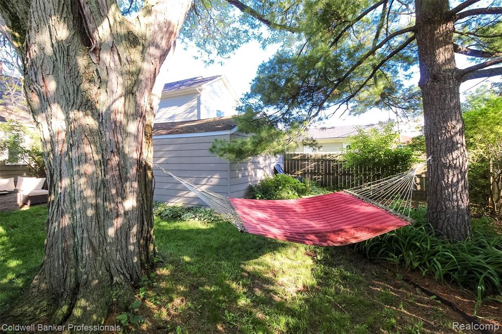 609 Lockwood Road Royal Oak, MI 48067 - Photo 35 of 49 Gallery Image 35