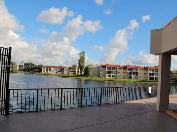 $130,000 | 8000 Sunrise Lakes Drive North, Unit 309, Sunrise, FL 33322