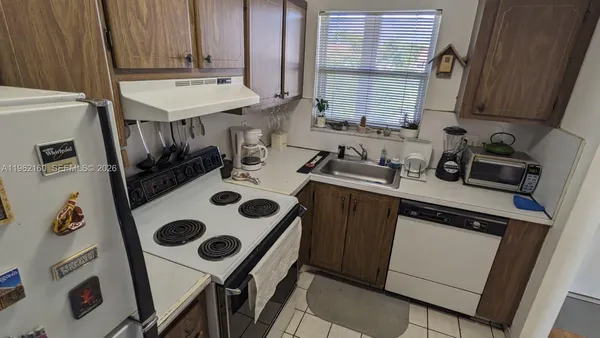 $130,000 | 8000 Sunrise Lakes Drive North, Unit 309, Sunrise, FL 33322