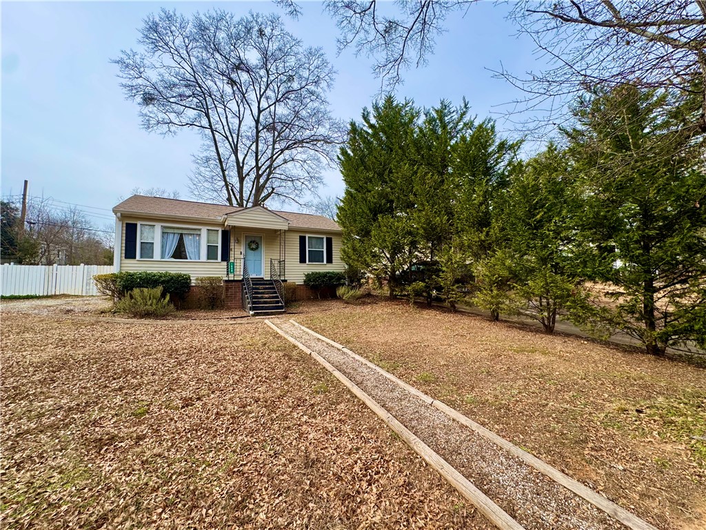 1909 Northview Avenue Anderson, SC 29625 - Photo 2 of 20