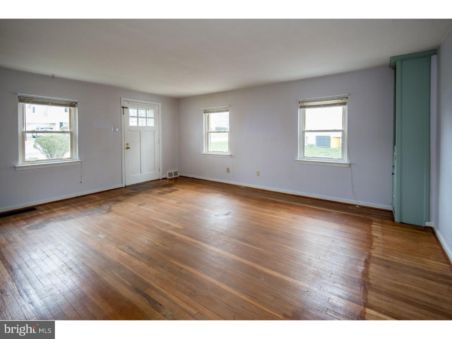 118 Lyster Road Oreland, PA 19075 - Photo 3 of 20 Gallery Image 3