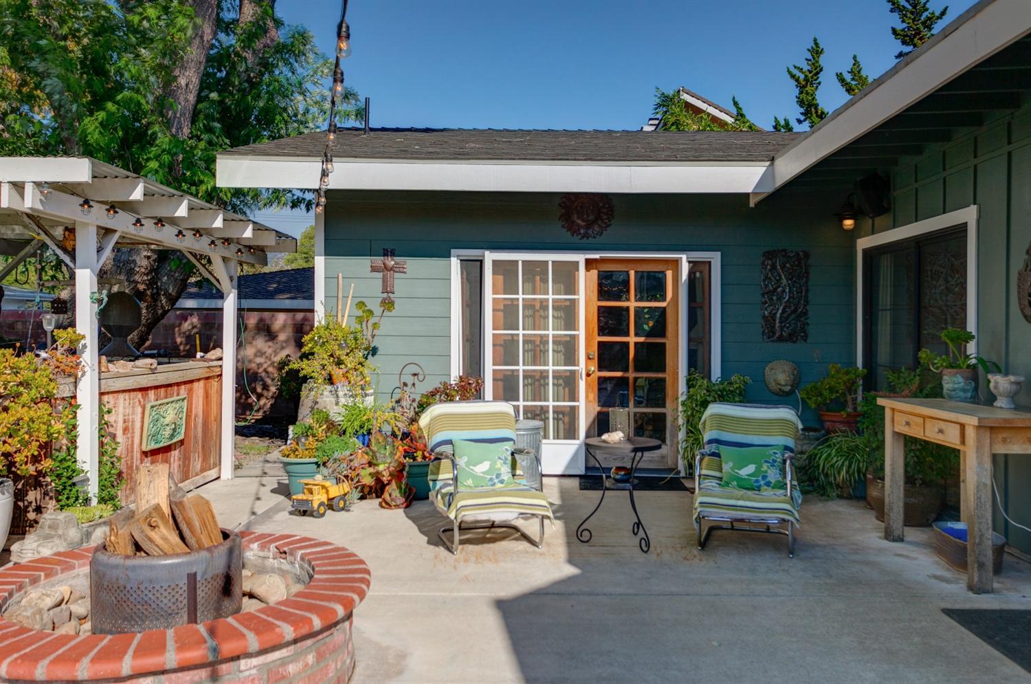 195 Grapevine Road Oak View, CA 93022 - Photo 30 of 41 a building outdoor space with patio furniture and potted plants