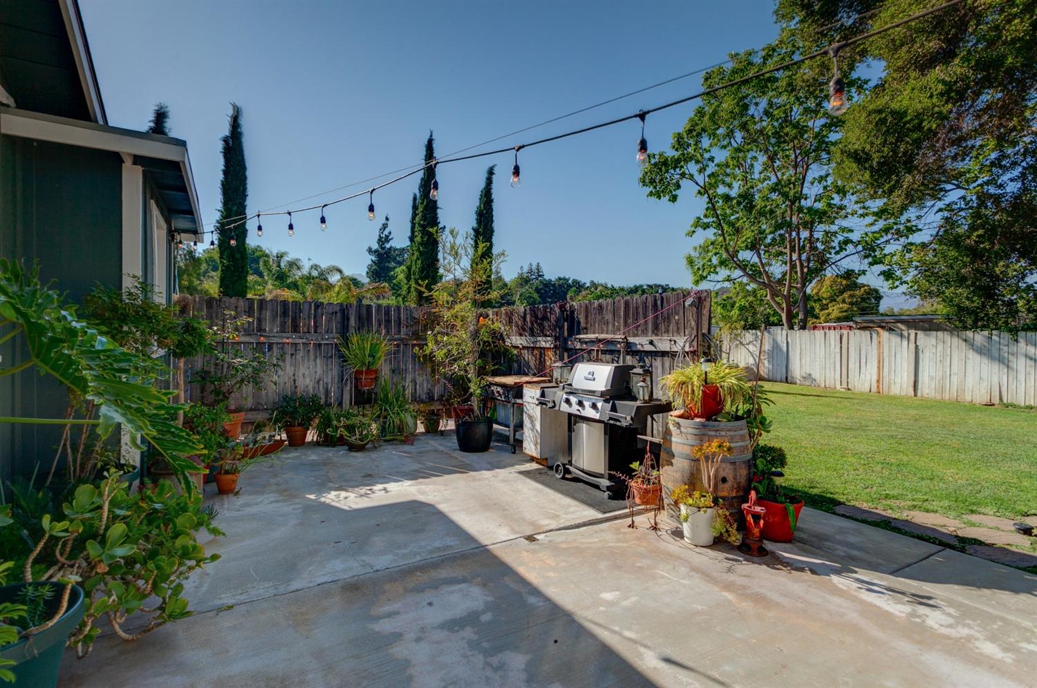 195 Grapevine Road Oak View, CA 93022 - Photo 34 of 41 a view of outdoor space and garden