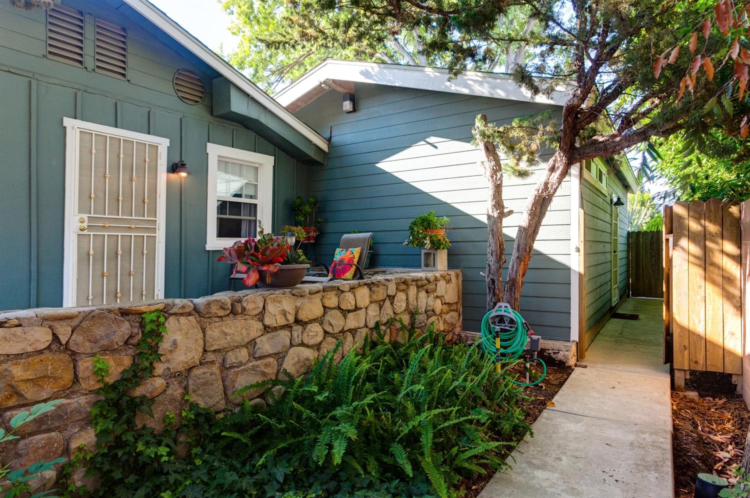 195 Grapevine Road Oak View, CA 93022 - Photo 39 of 41 a front view of a house with garden