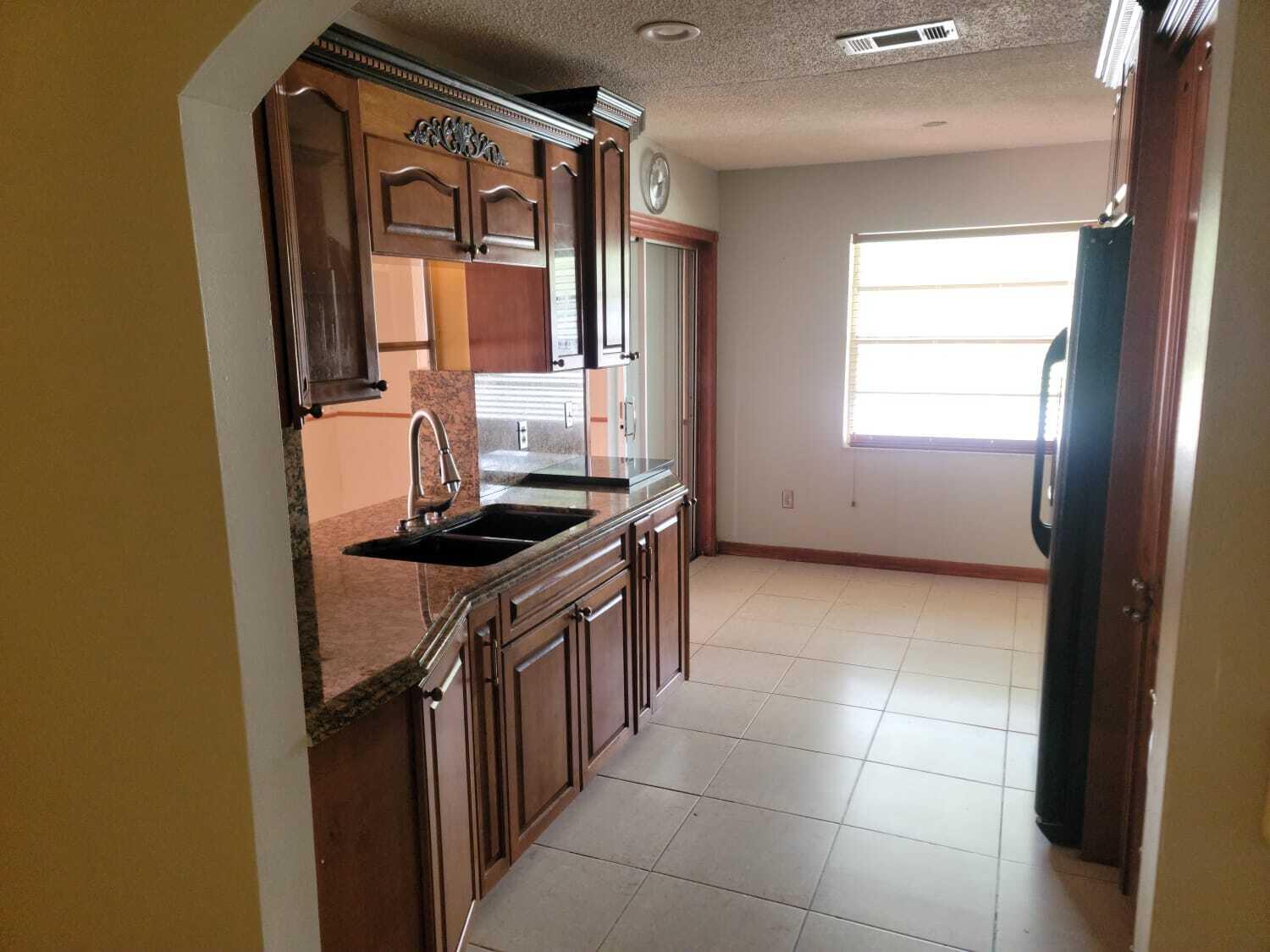 22644 Southwest 66th Avenue Boca Raton, FL 33428 - Photo 5 of 14 Kitchen