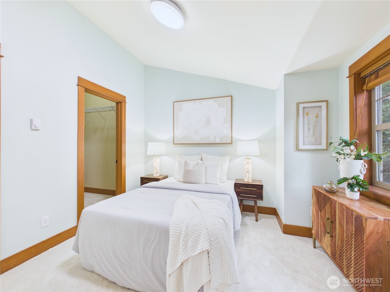 741 North 94th Street, Unit B Seattle, WA 98103 - Photo 24 of 32