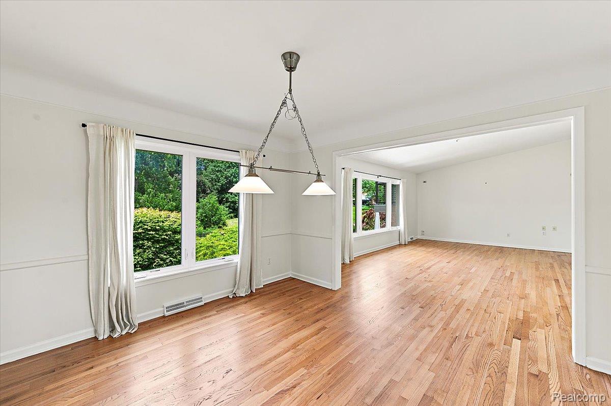 980 Sandhurst Road Bloomfield Hills, MI 48302 - Photo 13 of 75 39-980 Sandhurst Rd-66.jpg