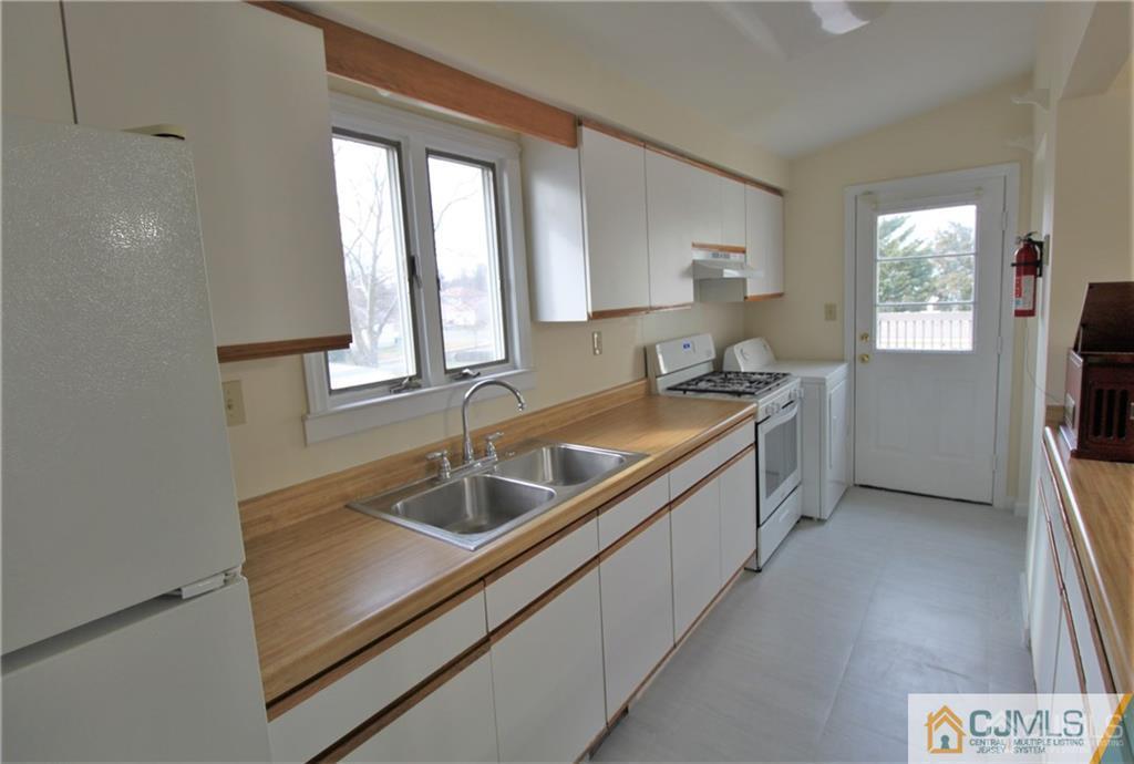 43 Riva Avenue Milltown, NJ 08850 - Photo 7 of 17 Gallery Image 7