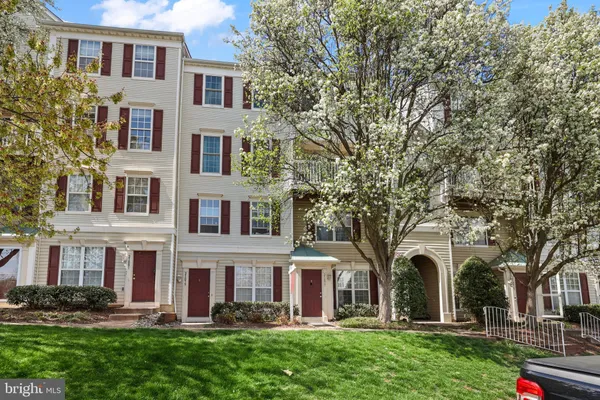 $2,600 | 21877 Elkins Terrace, Sterling, VA 20166