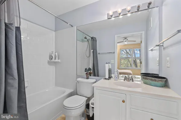 $2,600 | 21877 Elkins Terrace, Sterling, VA 20166