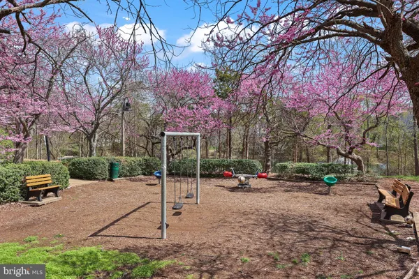 $2,600 | 21877 Elkins Terrace, Sterling, VA 20166