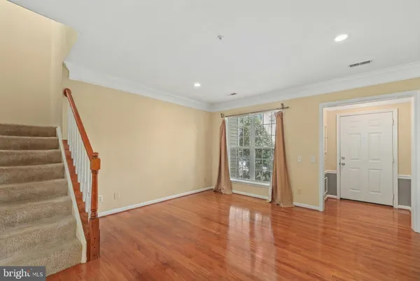 $2,600 | 21877 Elkins Terrace, Sterling, VA 20166